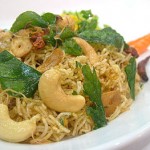 “หมี่กรอบสมุนไพรมังสวิรัติ” อิ่มอร่อย ได...