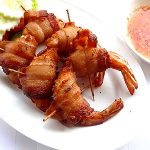 กุ้งห่อเบคอนทอด