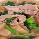 ราดหน้าเส้นใหญ่หมูหมัก